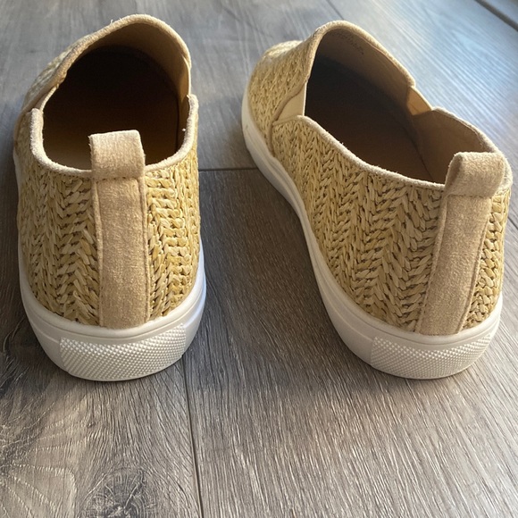 NEW Nicole Miller Tonnille Woven Raffia Slip-on Sneaker - Picture 4 of 7